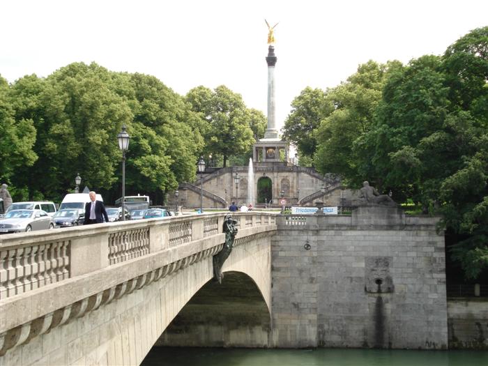 Luitpoldbr&uuml;cke and...