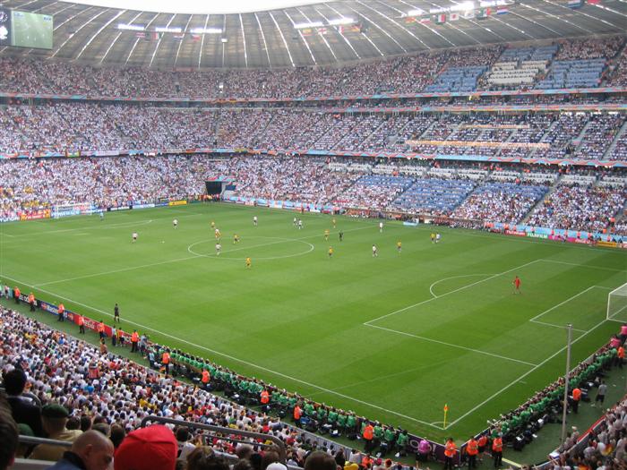 24/06/06 - Kick-off 17:00. Some of us get to see the game.