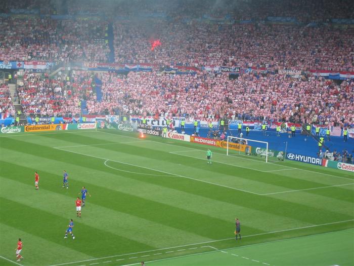 A steward chucks a bucket of sand on it, but a few seconds later&hellip;