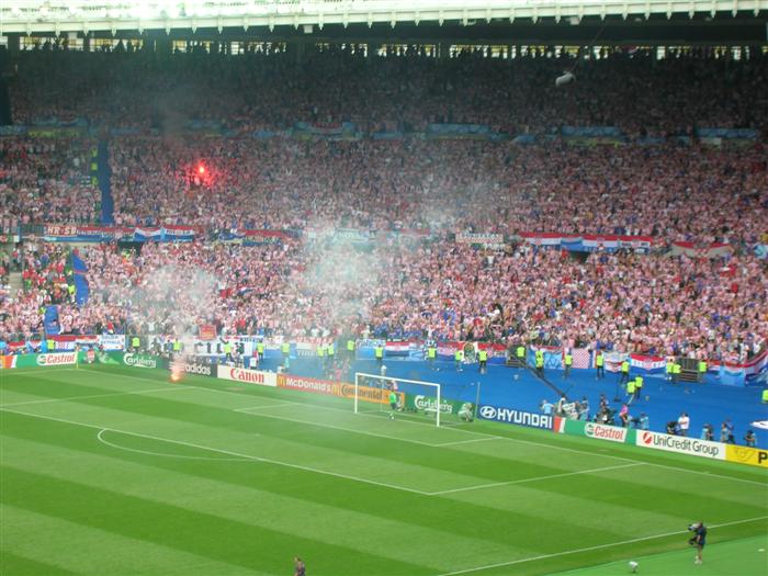 &hellip;and flares get thrown at the Croatian end
